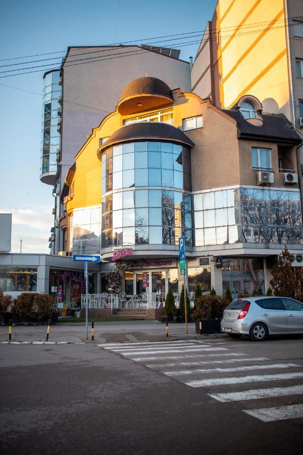 Garni Hotel Lotos Ni Exteriör bild