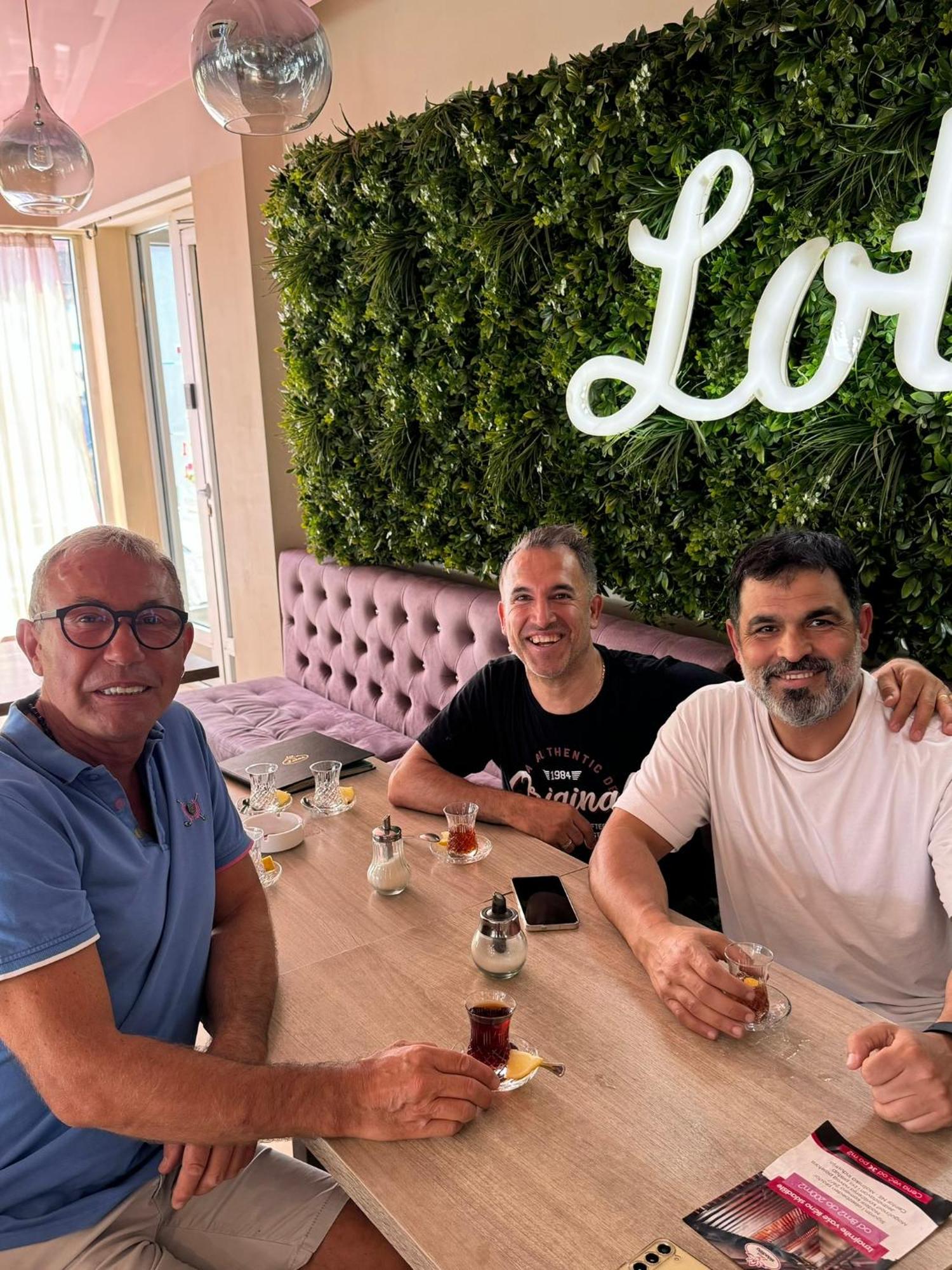 Garni Hotel Lotos Ni Exteriör bild